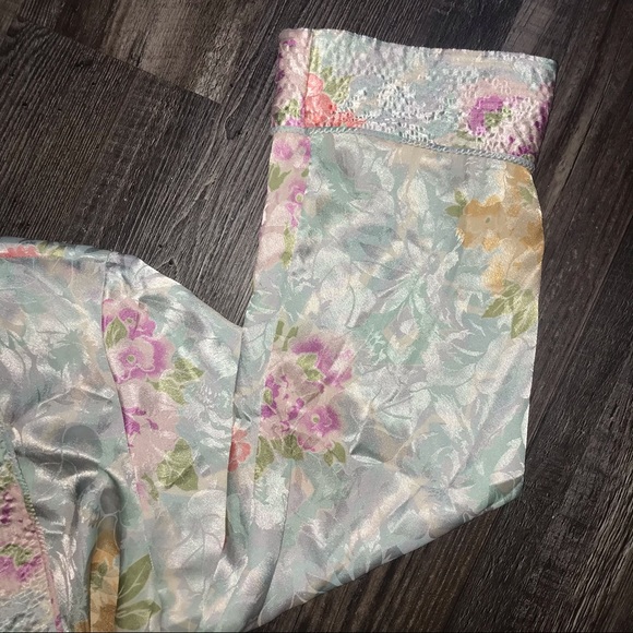 Vtg 80s Neiman Marcus Silk Fairycore/Cottagecore Coquette Lolita Floral Robe - Picture 14 of 14